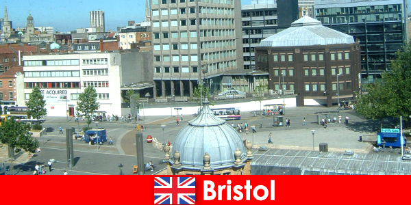 Sightseeing in the city of Bristol in England for traveling vacationers