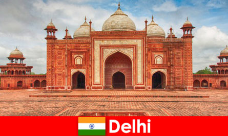 Travelers can find the best sights in India in Delhi