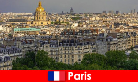Tourists love the city center of Paris with its exhibitions and art galleries