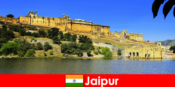 Strangers to Jaipur love the mighty temples