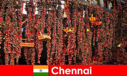 Sounds and native dances in the temple await strangers in Chennai India