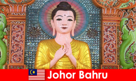 Package tours and culture excursions for tourists to Johor Bahru Malaysia