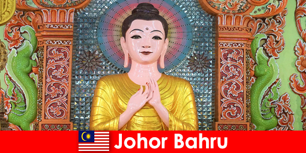 Package tours and culture excursions for tourists to Johor Bahru Malaysia