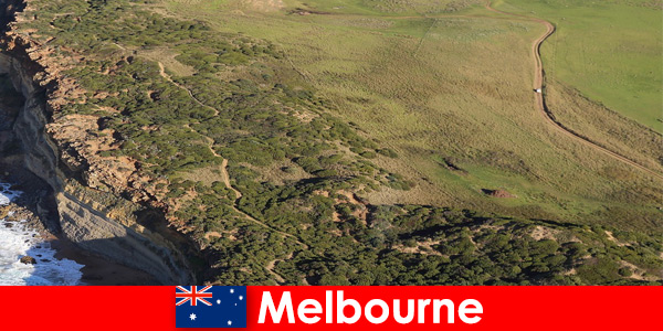 Exciting bike tour through Melbourne Australia for adventure tourists