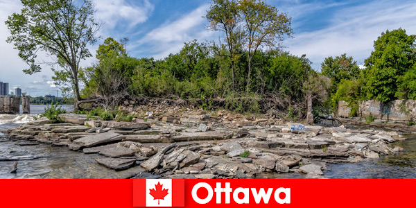 Foreign tourists enjoy the beautiful scenery in Ottawa Canada