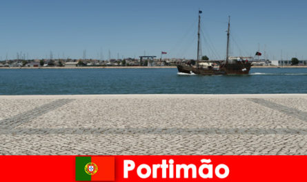 Useful travel tips for family holidays in Portimão Portugal