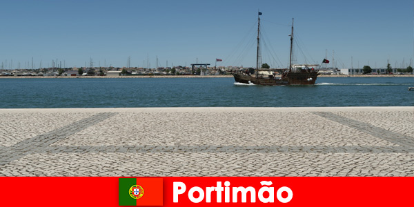 Useful travel tips for family holidays in Portimão Portugal