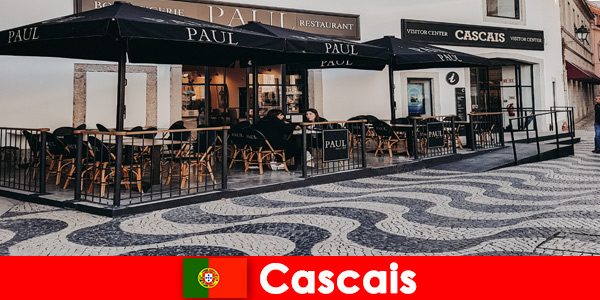 Small shops in Cascais Portugal invite you to eat and drink