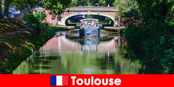 A boat trip through beautiful Toulouse France