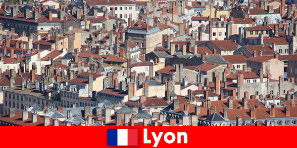 Tourists in love are invited to enjoy regional delicacies in Lyon France