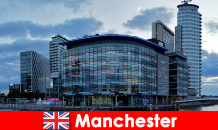 Relaxed individual trip for foreigners to colorful Manchester England