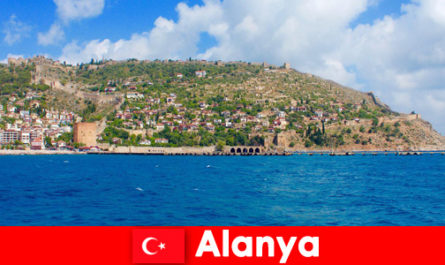 Holiday in Alanya Türkiye with a perfect Mediterranean climate for swimming