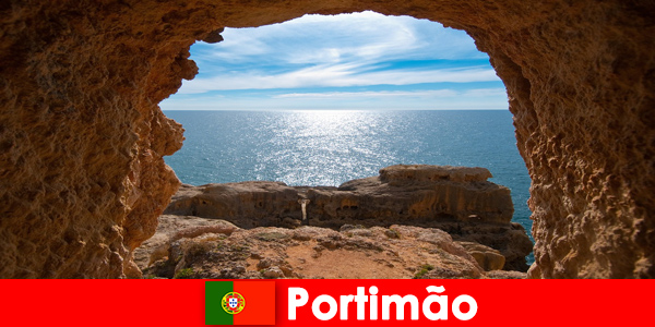Inexpensive travel to Portimão Portugal for young holidaymakers